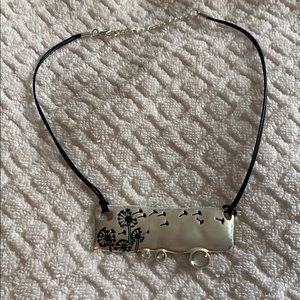 Gorgeous pendant necklace